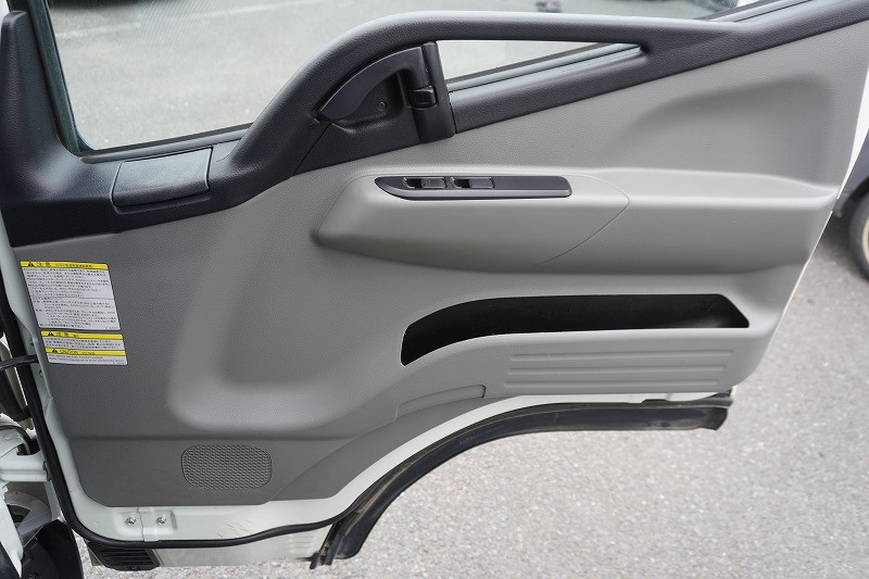 三菱 キャンター 2PG-FEB80(2WD)の写真33