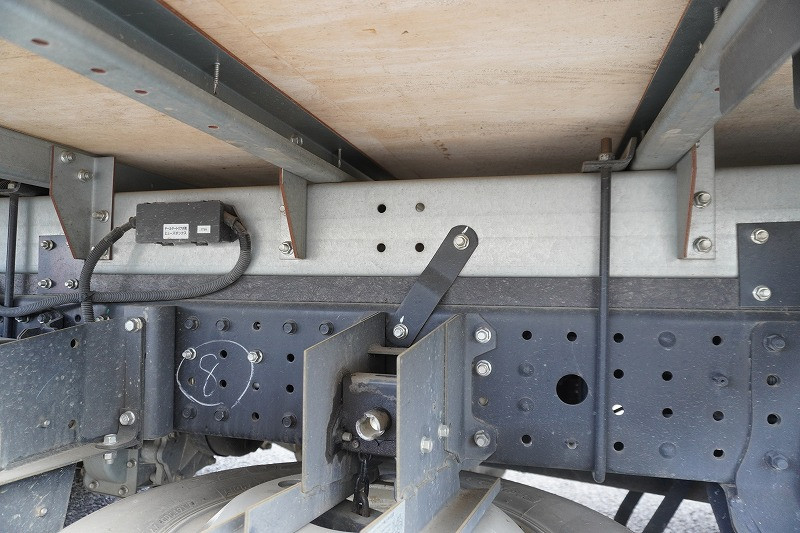 三菱 キャンター 2RG-FBA20(2WD)の写真13