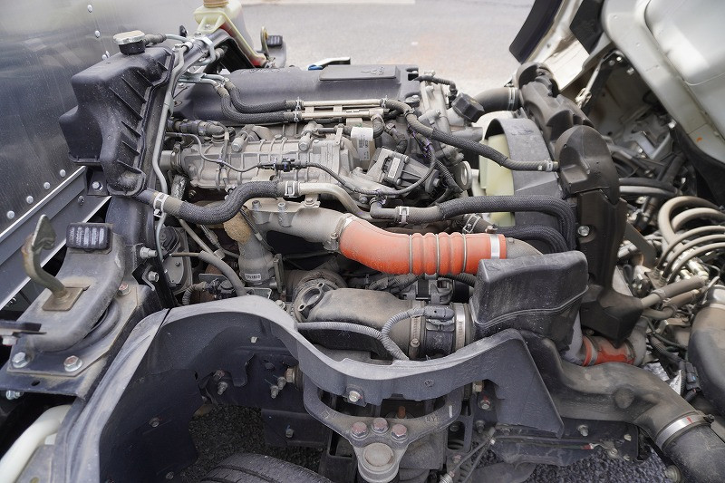 三菱 キャンター 2RG-FBA20(2WD)の写真15