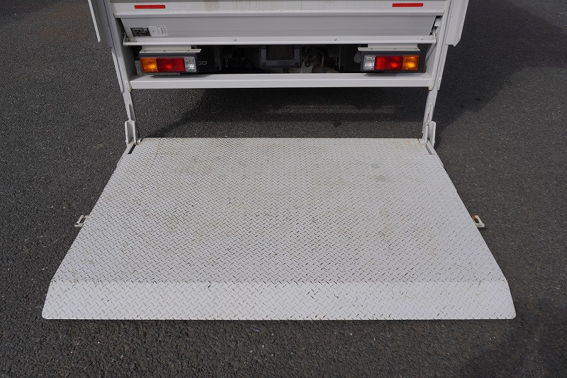 三菱 キャンター 2RG-FBA20(2WD)の写真24