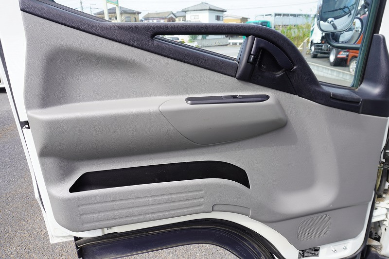 三菱 キャンター 2RG-FBA20(2WD)の写真42