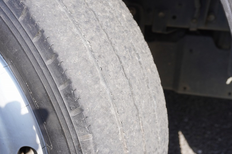 いすゞ エルフ TPG-NKR85AD(2WD)の写真9