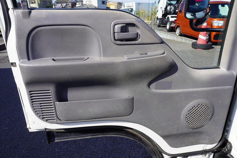 いすゞ エルフ TPG-NKR85AD(2WD)の写真37
