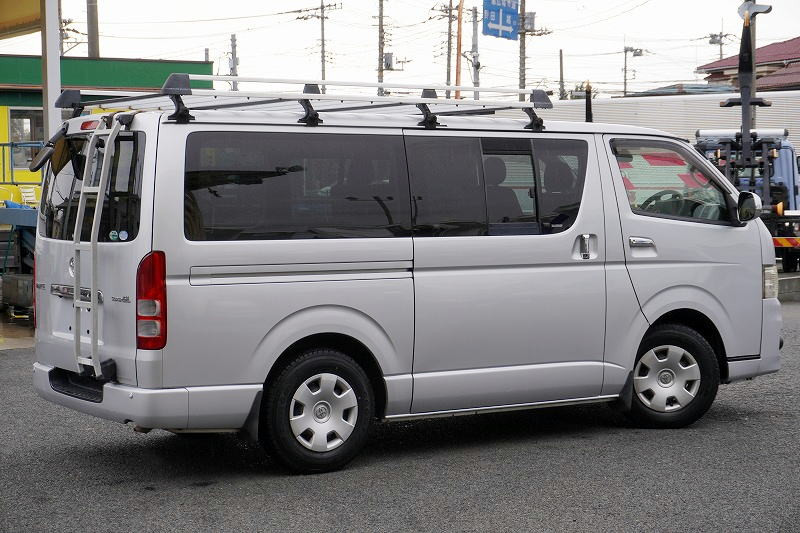 トヨタ ハイエースバン CBF-TRH200V(2WD)の写真8