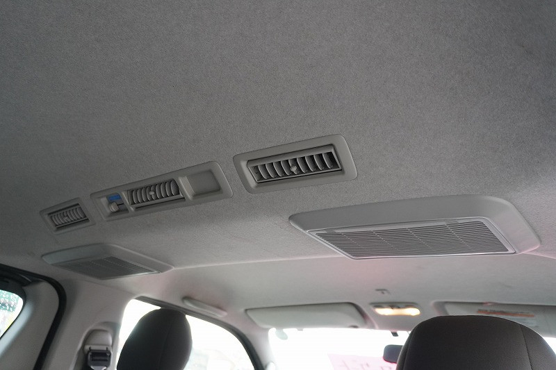 トヨタ ハイエースバン CBF-TRH200V(2WD)の写真31