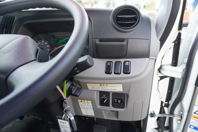 三菱 キャンター 2PG-FEB80(2WD)の写真36