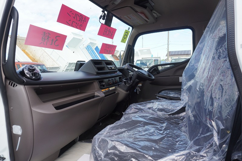 三菱 キャンター 2RG-FEB80(2WD)の写真39