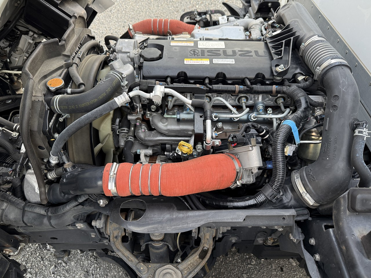 いすゞ エルフ 2RG-NLR88AN(2WD)の写真32