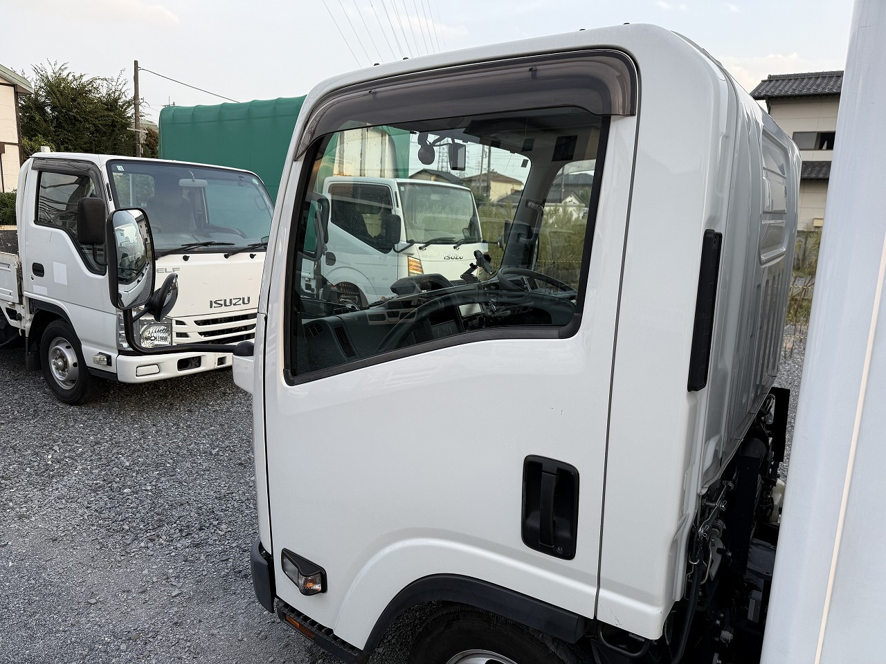 いすゞ エルフ 2RG-NLR88AN(2WD)の写真42