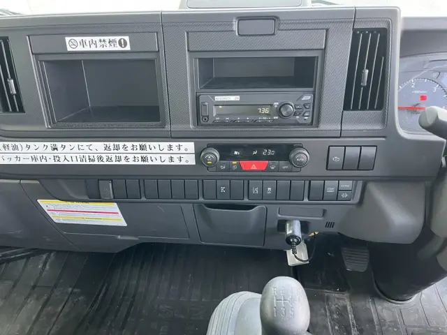 いすゞ エルフ 2PG-NPR88AM(2WD)の写真17