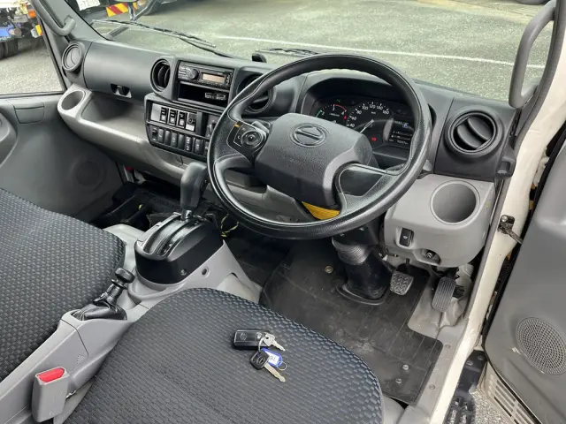 日野 デュトロ 2RG-XZC605M(2WD)の写真12