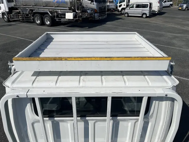 三菱 キャンター 2TG-FBA00(2WD)の写真8