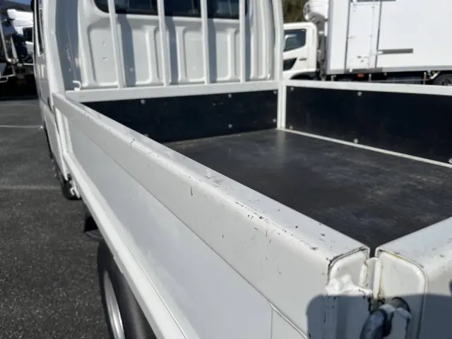 三菱 キャンター 2TG-FBA00(2WD)の写真11