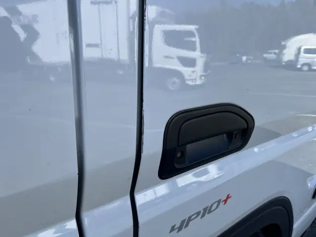 三菱 キャンター 2TG-FBA00(2WD)の写真12