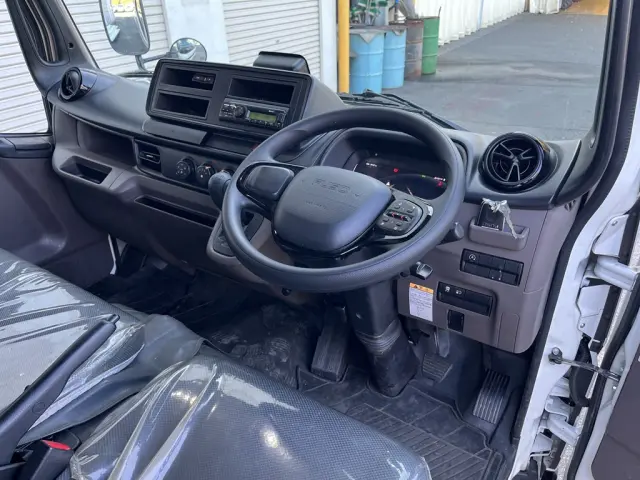 三菱 キャンター 2TG-FBA00(2WD)の写真14