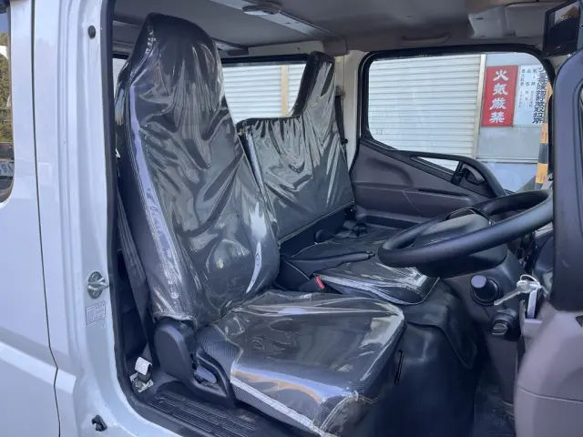 三菱 キャンター 2TG-FBA00(2WD)の写真15