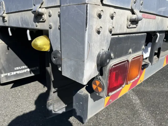 いすゞ フォワード 2RG-FRR90S2(2WD)の写真6