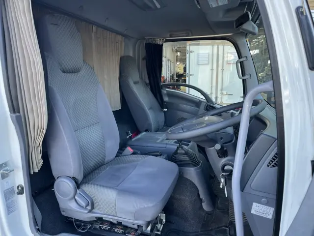 いすゞ フォワード 2RG-FRR90S2(2WD)の写真10