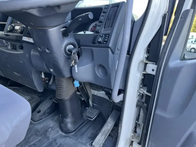 いすゞ フォワード 2RG-FRR90S2(2WD)の写真14