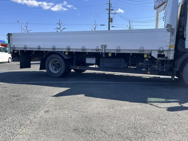 いすゞ フォワード 2RG-FRR90S2(2WD)の写真17