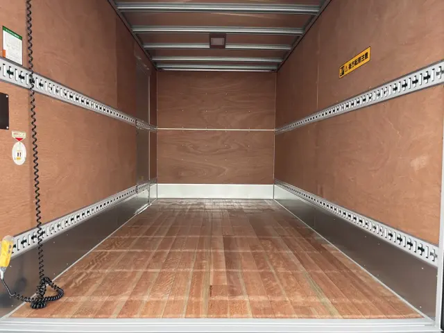 三菱 キャンター 2RG-FEB80(2WD)の写真6