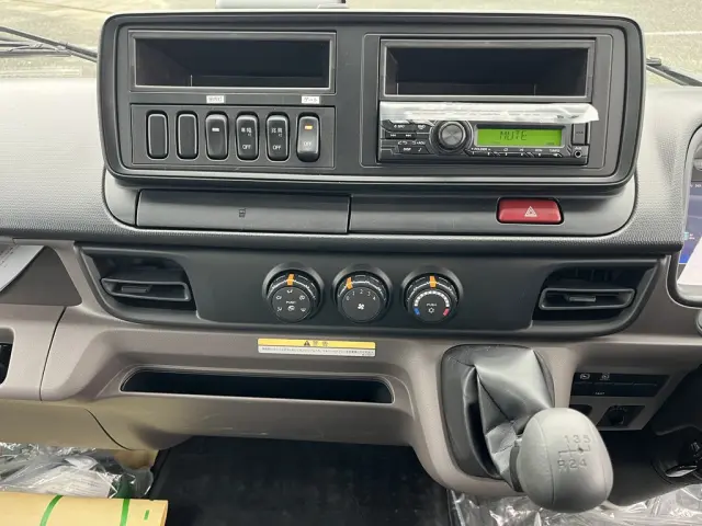 三菱 キャンター 2RG-FEB80(2WD)の写真14