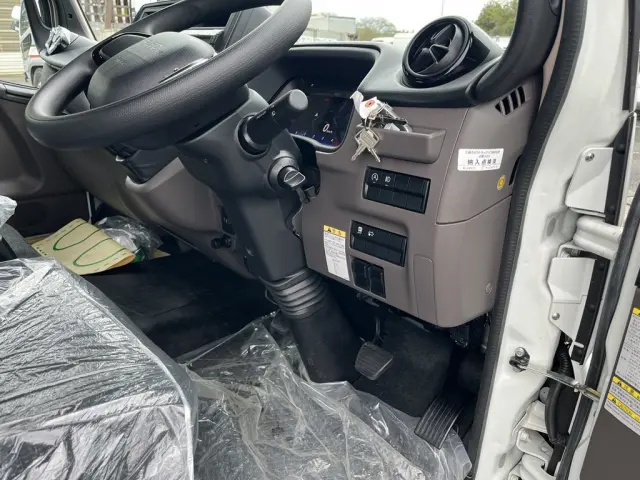 三菱 キャンター 2RG-FEB80(2WD)の写真16