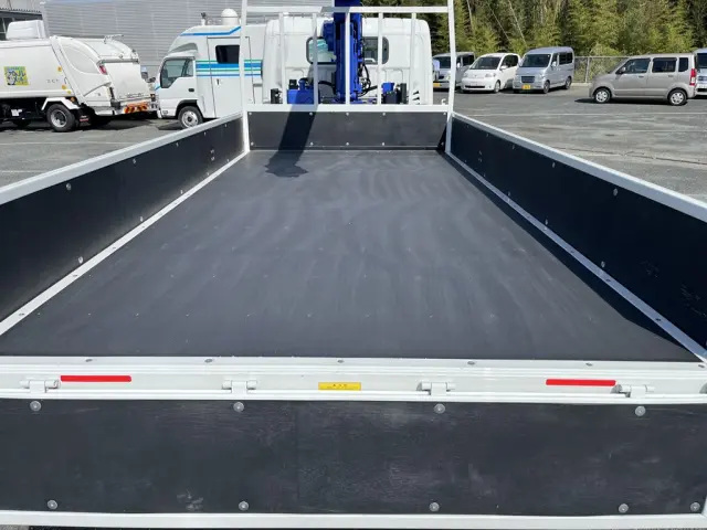 三菱 キャンター 2RG-FEB80(2WD)の写真6