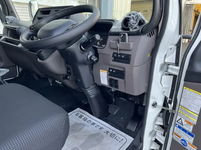 三菱 キャンター 2RG-FEB80(2WD)の写真13