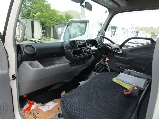 日野 デュトロ 2RG-XZU655M(2WD)の写真24