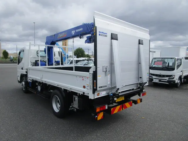 三菱 キャンター 2PG-FEB90(2WD)の写真3