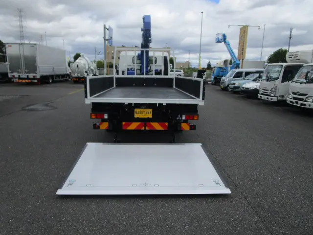 三菱 キャンター 2PG-FEB90(2WD)の写真8