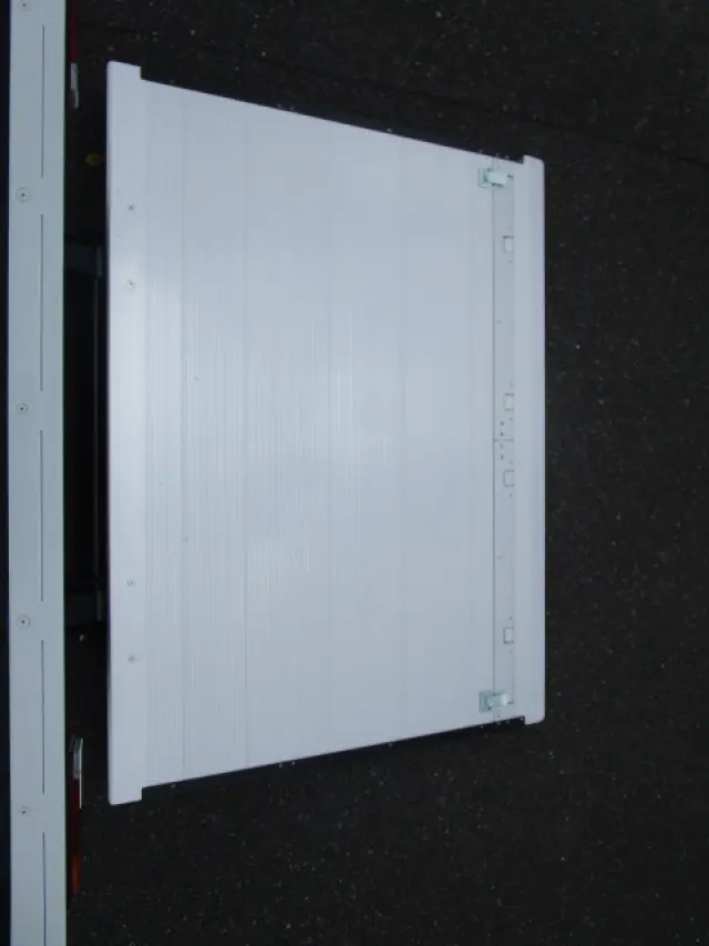 三菱 キャンター 2PG-FEB90(2WD)の写真9