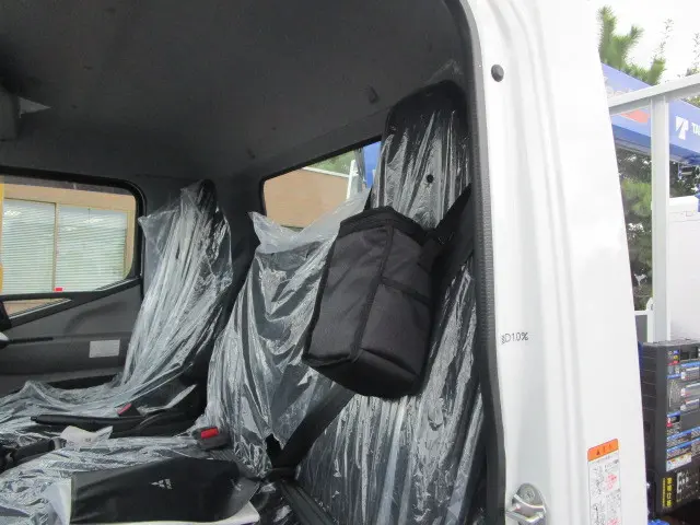 三菱 キャンター 2PG-FEB90(2WD)の写真14
