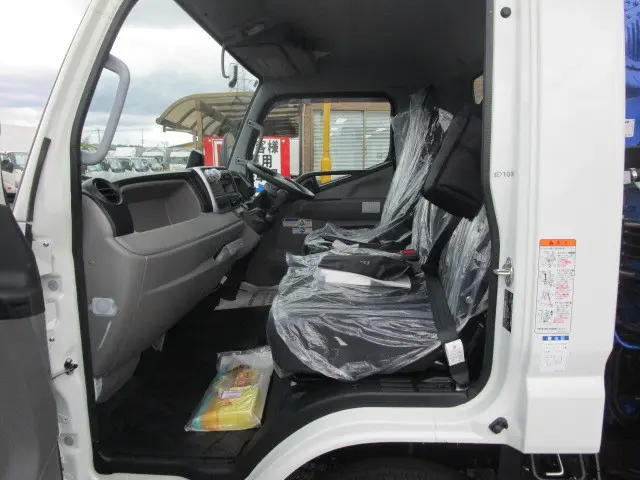 三菱 キャンター 2PG-FEB90(2WD)の写真16