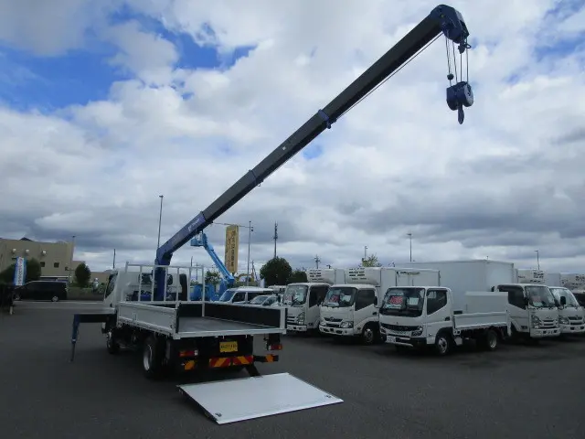 三菱 キャンター 2PG-FEB90(2WD)の写真34