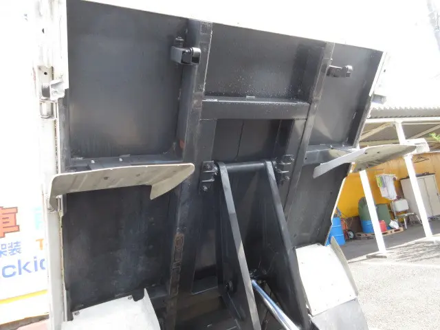 いすゞ エルフ TPG-NJR85AD(2WD)の写真17