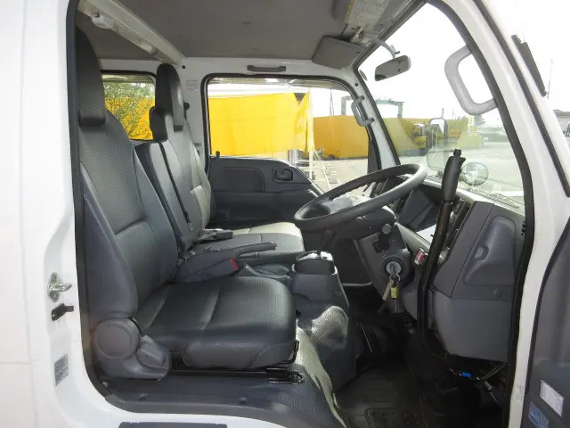 いすゞ エルフ TPG-NJR85AD(2WD)の写真21