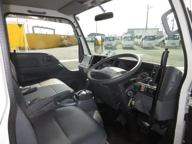 いすゞ エルフ TPG-NJR85AD(2WD)の写真22
