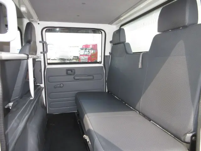 いすゞ エルフ TPG-NJR85AD(2WD)の写真31