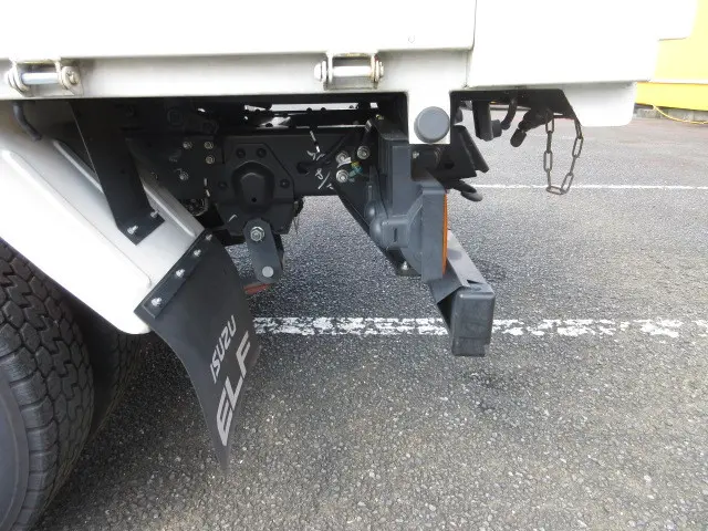 いすゞ エルフ TPG-NJR85AD(2WD)の写真43