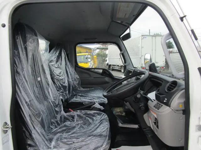 三菱 キャンター 2PG-FEB90(2WD)の写真10