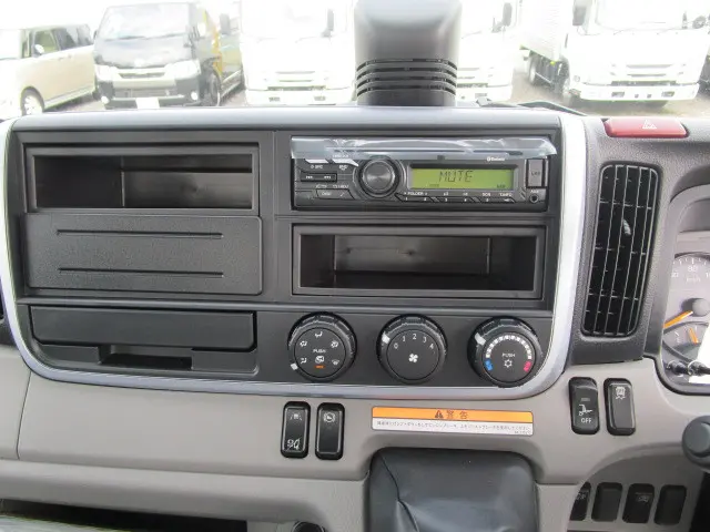 三菱 キャンター 2PG-FEB90(2WD)の写真12