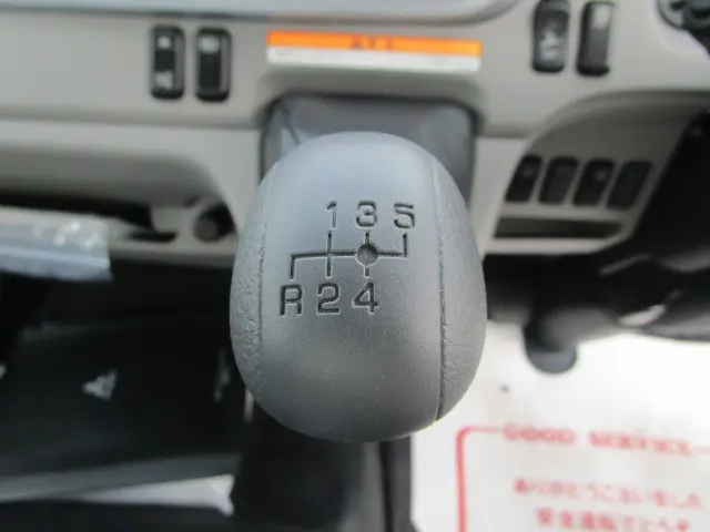 三菱 キャンター 2PG-FEB90(2WD)の写真13