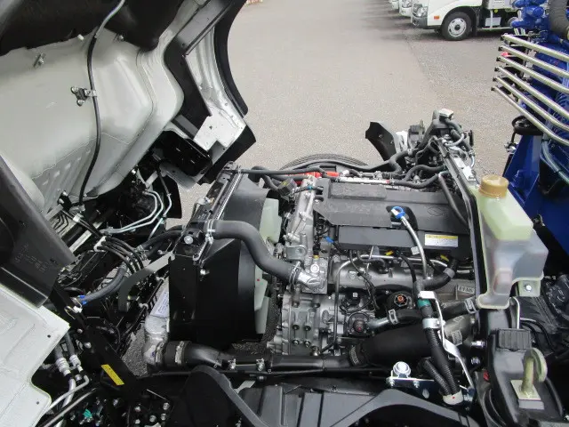 三菱 キャンター 2PG-FEB90(2WD)の写真18