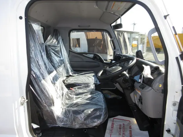 三菱 キャンター 2PG-FEB90(2WD)の写真10