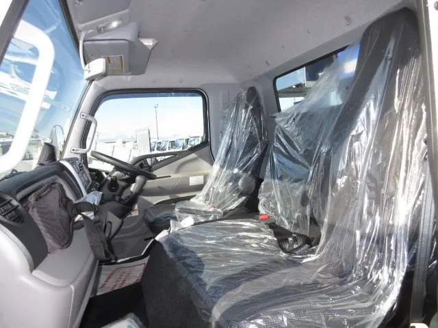 三菱 キャンター 2PG-FEB90(2WD)の写真15