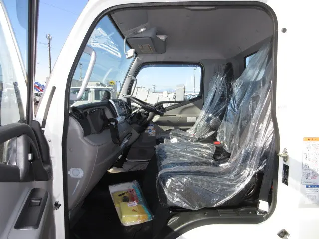 三菱 キャンター 2PG-FEB90(2WD)の写真16