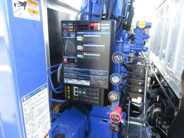 三菱 キャンター 2PG-FEB90(2WD)の写真31