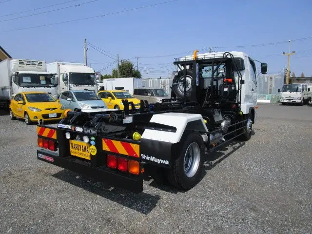 三菱 ファイター 2KG-FK62FZ(2WD)の写真4